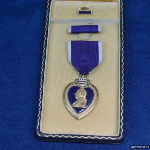 Cased U.S. Purple heart Named "Floyd Wright" Vietnam era brooch