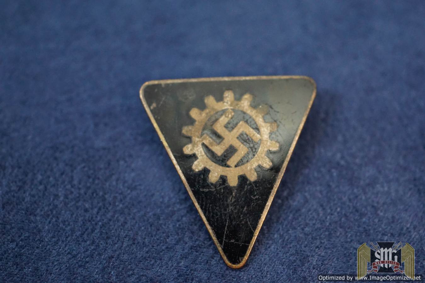 DAF Women's enamel badge by Fritz Zimmermann