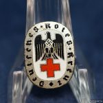 Deutsches Rotes Kreuz (DRK) member badge (1937 variation)