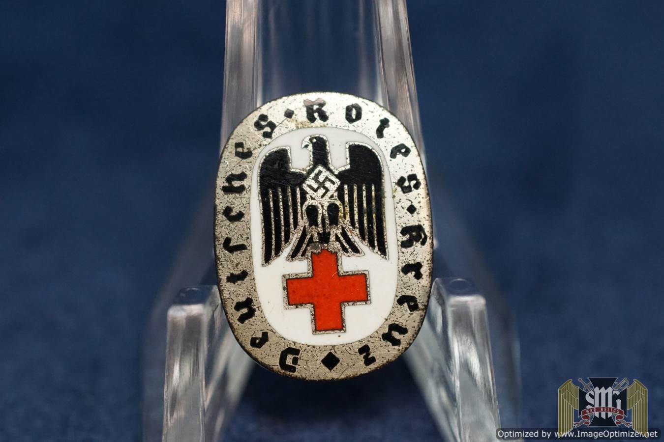 Deutsches Rotes Kreuz (DRK) member badge (1937 variation)
