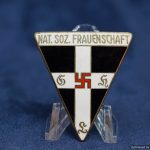 N.S. Frauenschaft pin (german womens workers pin) 40x44mm