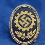 DAF cap Badge