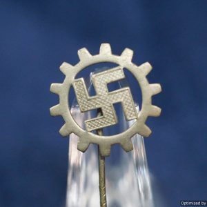 DAF stick pin