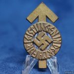 Hitlerjugend (HJ) Leistungsabzeichen in Bronze M1/101 (maker Gustav Brehmer)