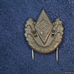hitler youth meeting pin 1943