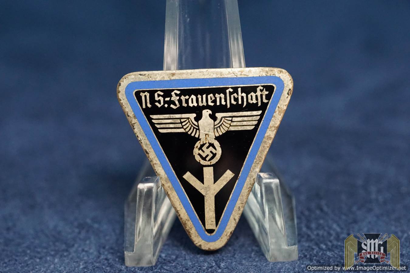 SMGN-0024Essential Staff Frauenschaft pin 30x29mm RZM m1/120