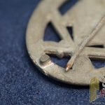 General Assault badge by Assmann broken catch