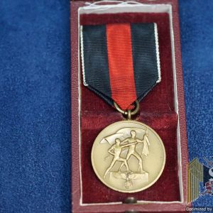 Cased Sudentenland Medal