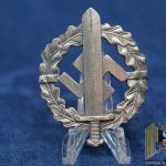 SA Sports Badge in silver by Redo