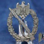 Infantry Assault badge w/ repair