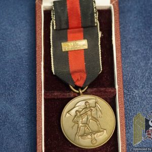 Entry into Sudentenland medal cased with prague bar