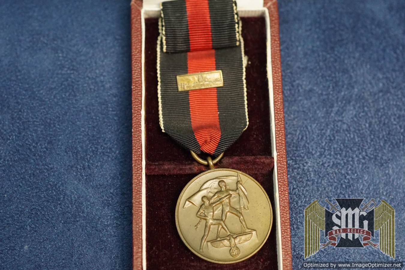 Entry into Sudentenland medal cased with prague bar