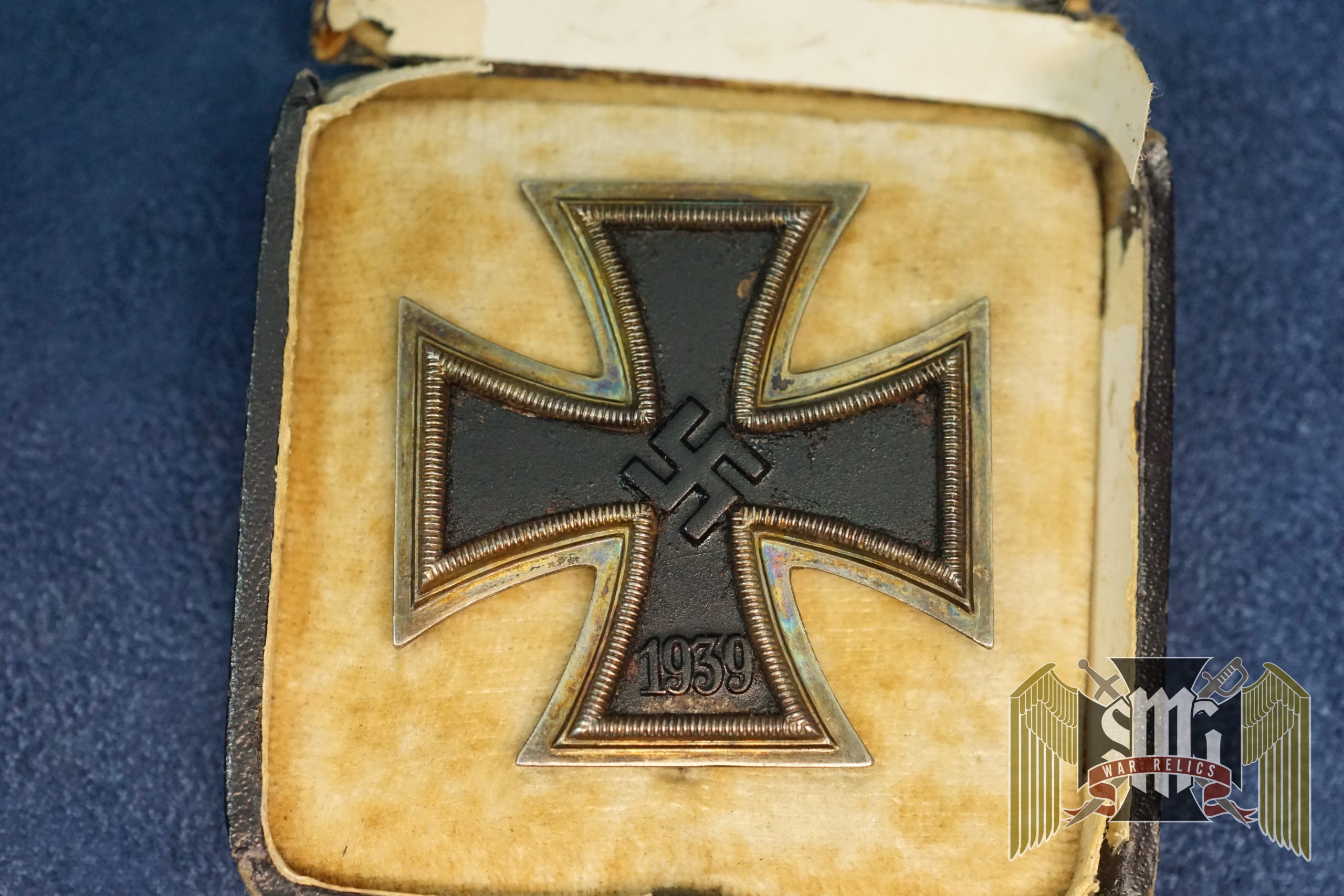 EK2 By Deschler w/ damaged case
