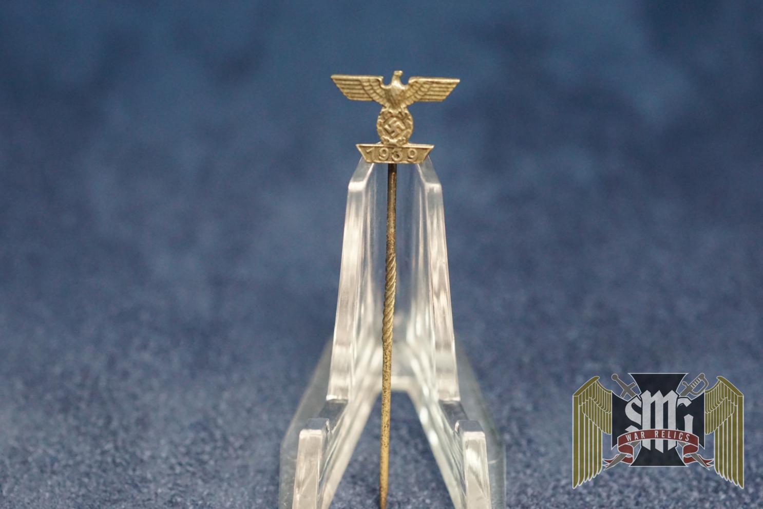First Class Spange Stick pin