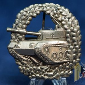 Bundeswehr West German Army Panzer beret badge early version without flag