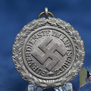 Luftschutz 2nd Class medal