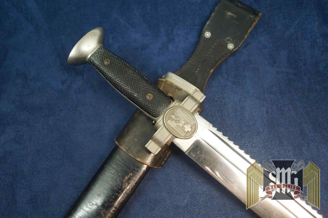 Red Cross Hewer w/ Frog