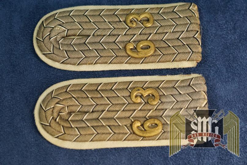 Imperial Infantry Leutnant shoulder Boards Matched set