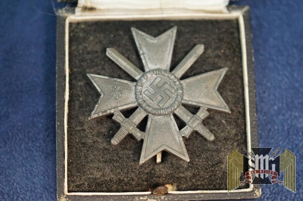 Cased War Merit Cross Un marked