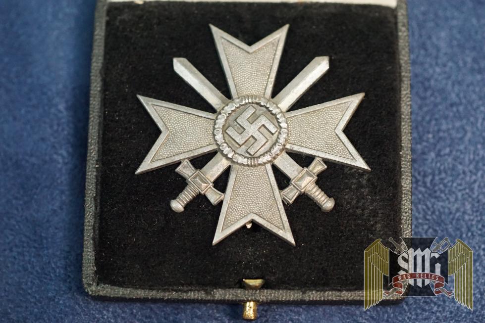 Cased War Merit Cross W/Swords by Steinhauer & Luck