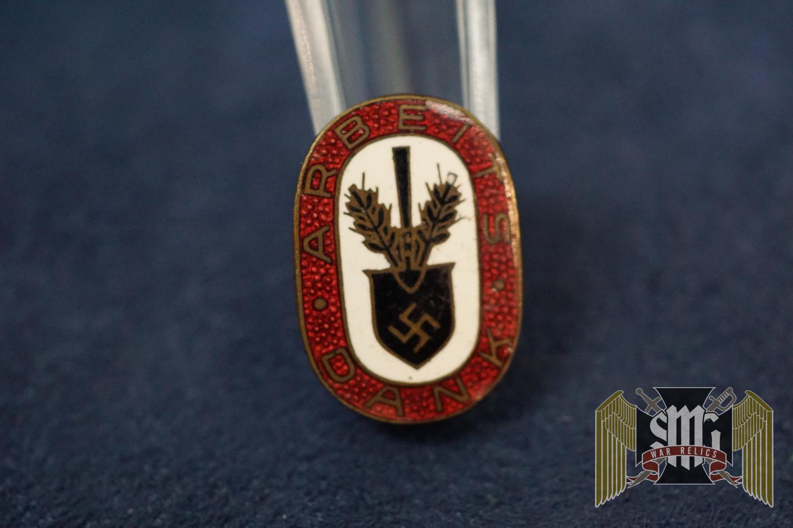 Arbeits Dank pin