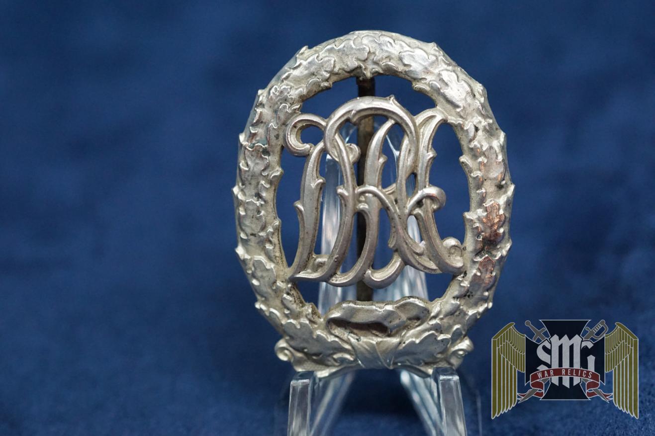 DRA Sports badge in Silver
