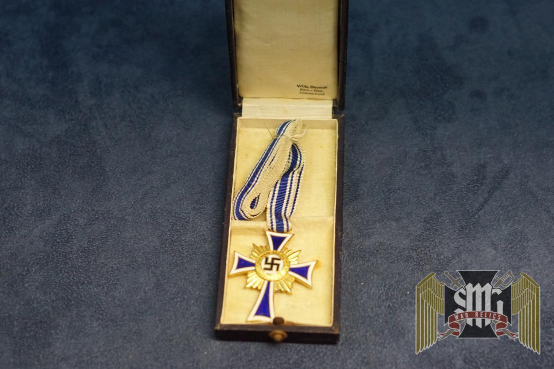 Cased Mother's Cross In Gold