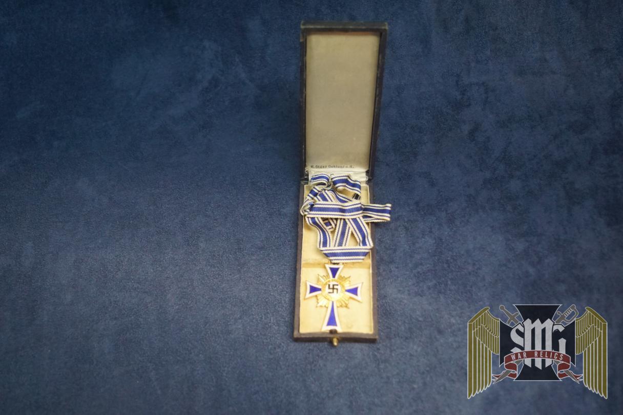 Cased Mother's Cross in Gold by R. Starz