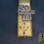 Cased Mother's Cross in Gold by R. Starz