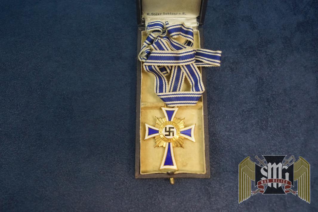 Cased Mother's Cross in Gold by R. Starz