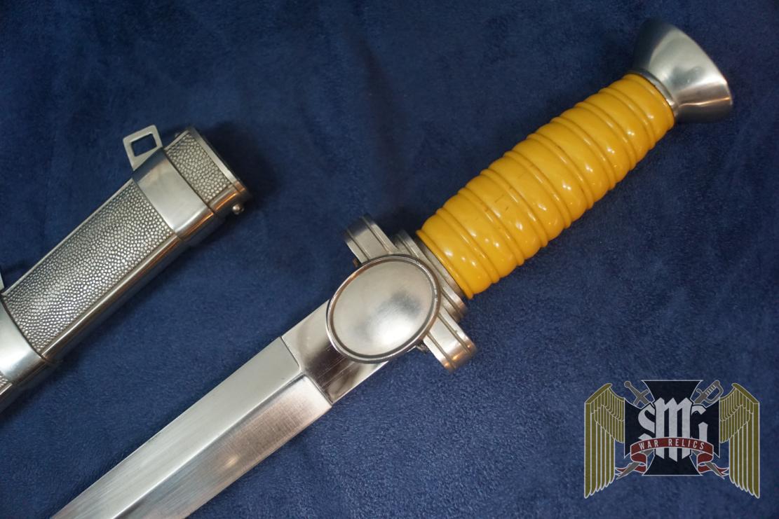 Red Cross Leader Dagger