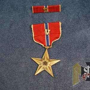 WW2 US Bronze Star with Valor device and matched Ribbon bar