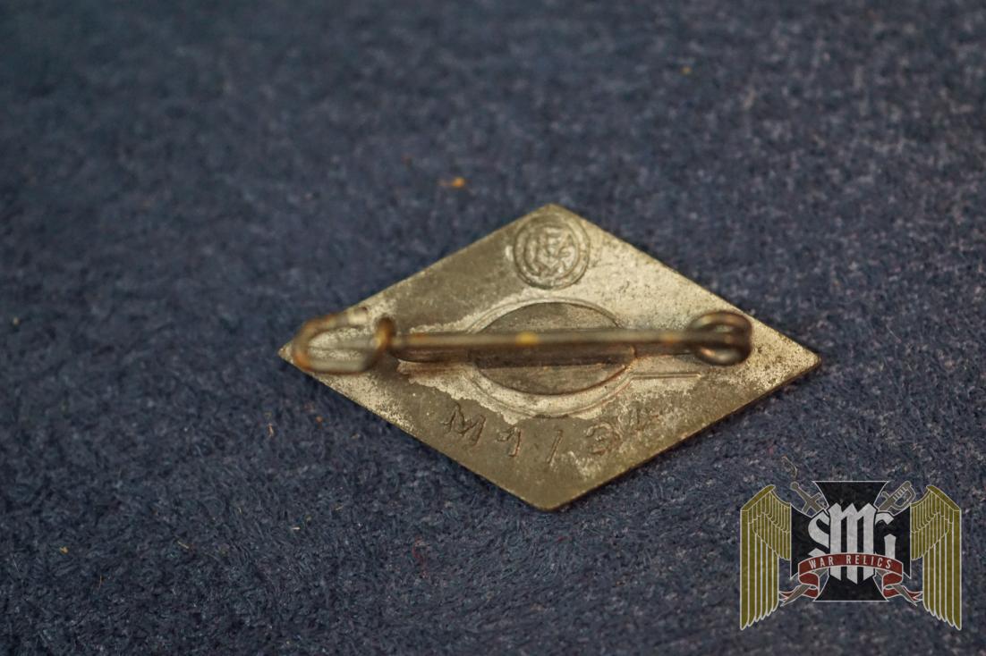 Hitler Youth Member pin Late War