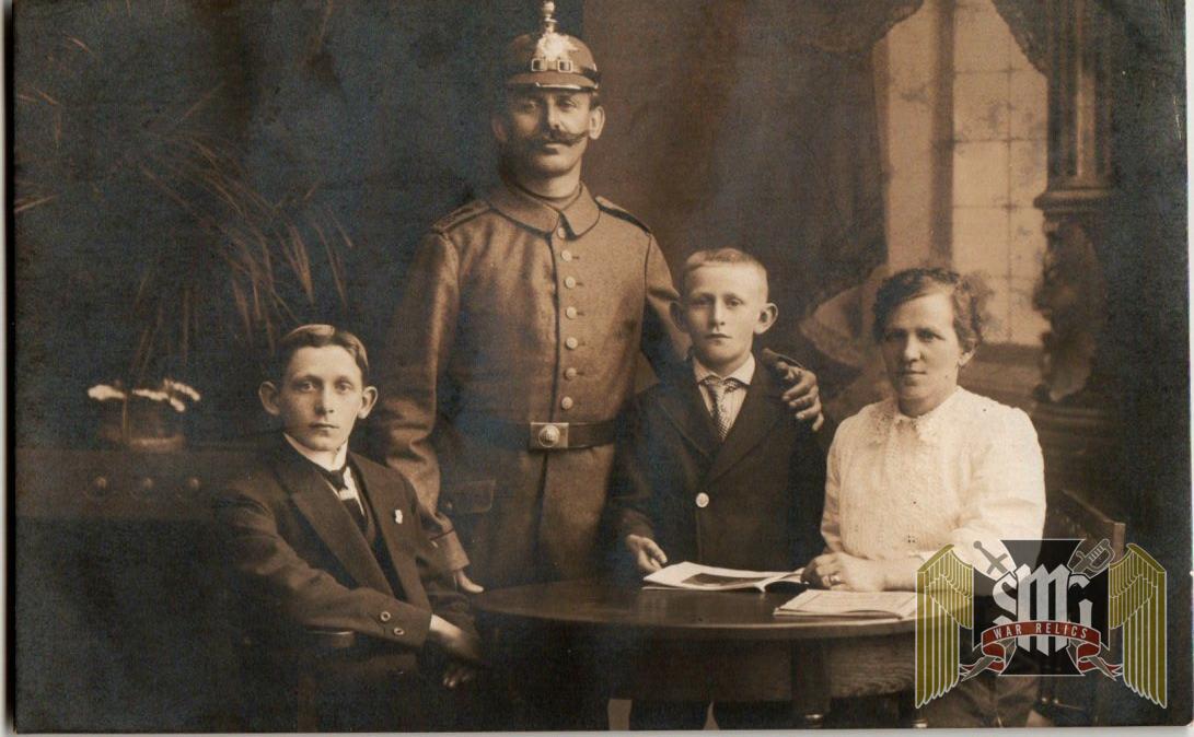 WW1 Postcard Pickelhaube Family portrait