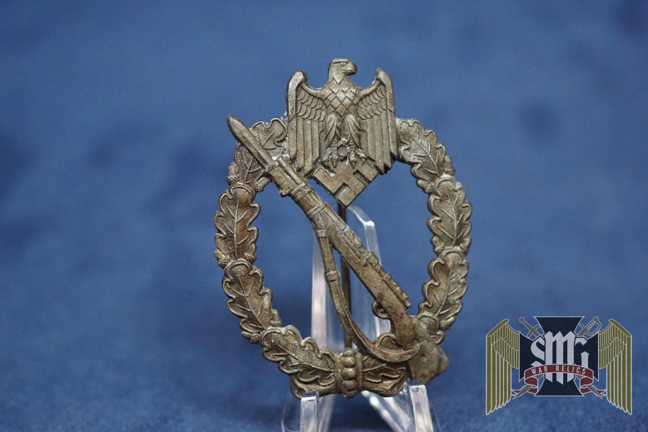 Infantry assault badge in bronze