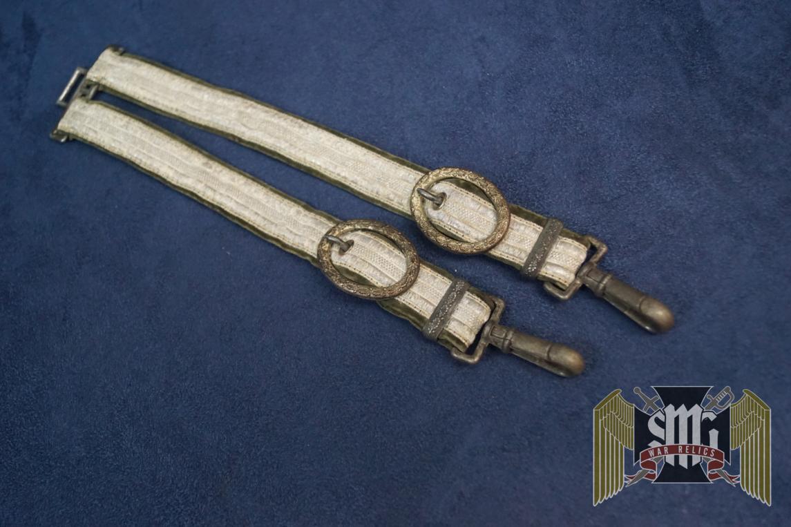 Heer Dagger Hangers
