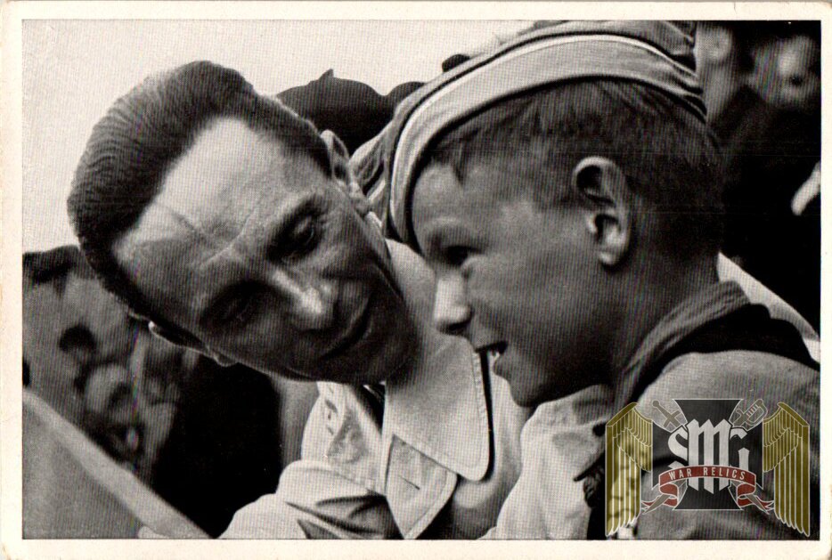 Germany Awake un used Cigarette Photo #168 Goebbels and Hitler Youth
