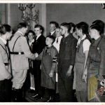 Adolf Hitler un used Cigarette Photo #83 Youth Workers with Hitler