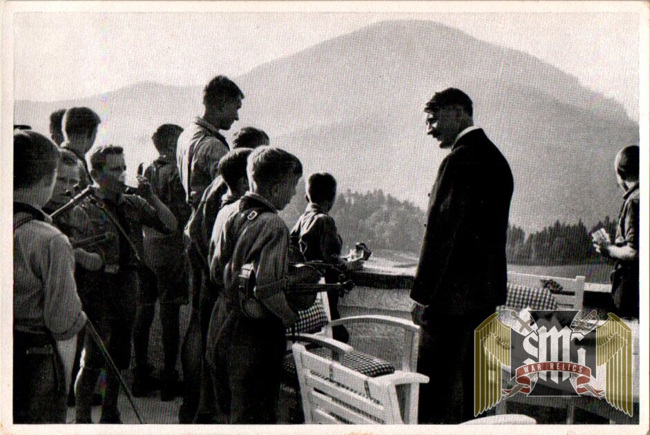 Adolf Hitler un used Cigarette Photo #168 Hitler & Hitler Youth at Obersalzberg