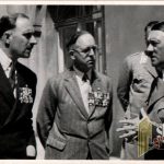 Adolf Hitler un used Cigarette Photo #73 Hitler with English soldiers