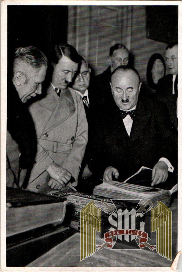 Adolf Hitler un used Cigarette Photo #97 Hitler examines the bavarian state library