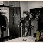 Adolf Hitler un used Cigarette Photo #100 Hitler inspects SS barracks