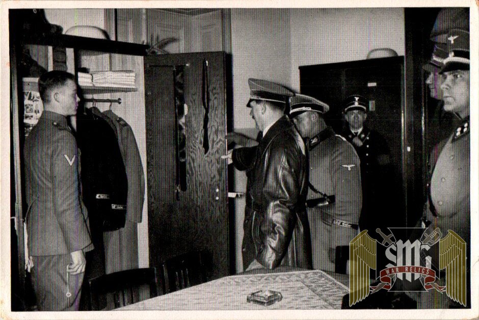 Adolf Hitler un used Cigarette Photo #100 Hitler inspects SS barracks