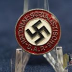 Late style NSDAP Member bade by M1/17 – E.W. Assmann & Söhne