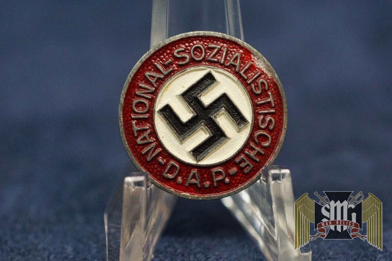 Late style NSDAP Member bade by M1/17 – E.W. Assmann & Söhne
