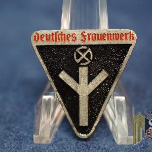 Frauenschaft (frauenwerk) pin 31x30mm RZM M1/34