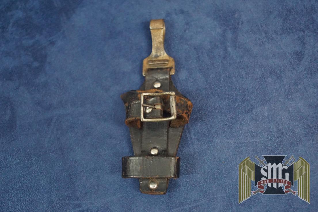 Vertical SS dagger hanger