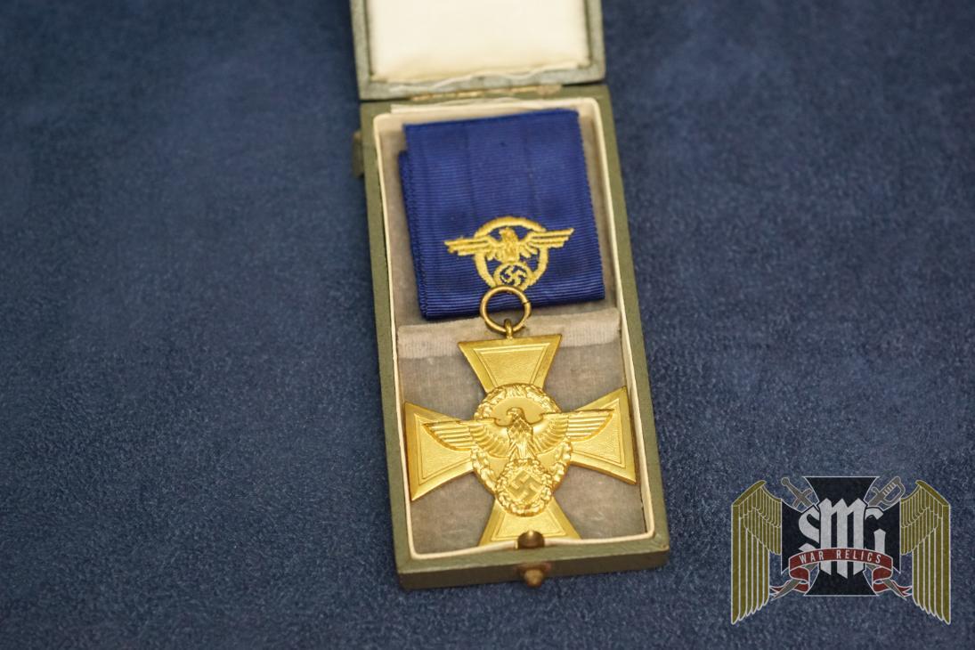 Cased 25 year Police Medal