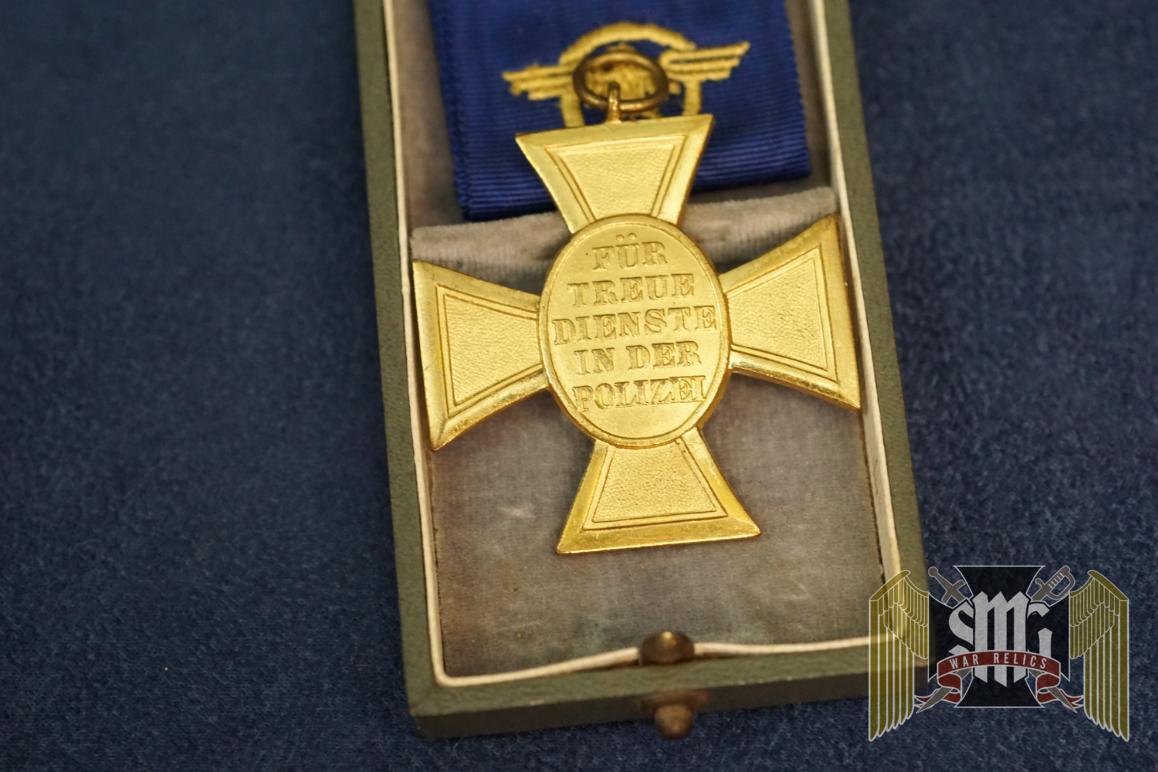 Cased 25 year Police Medal
