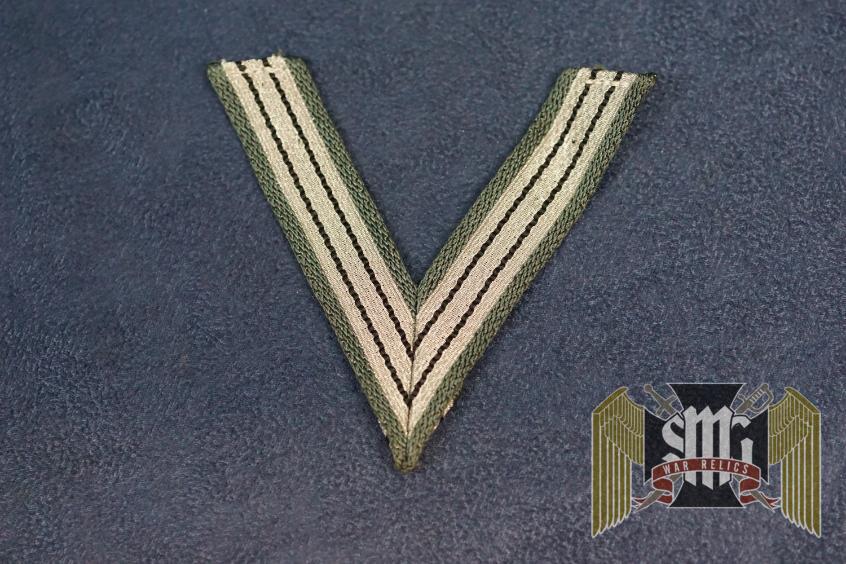 SS Alter Kämpfer Sleeve Chevron in Gray